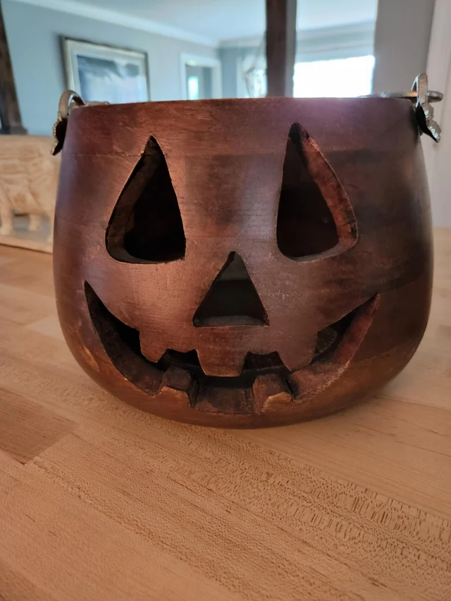 Halloween wooden pumpkin bucket