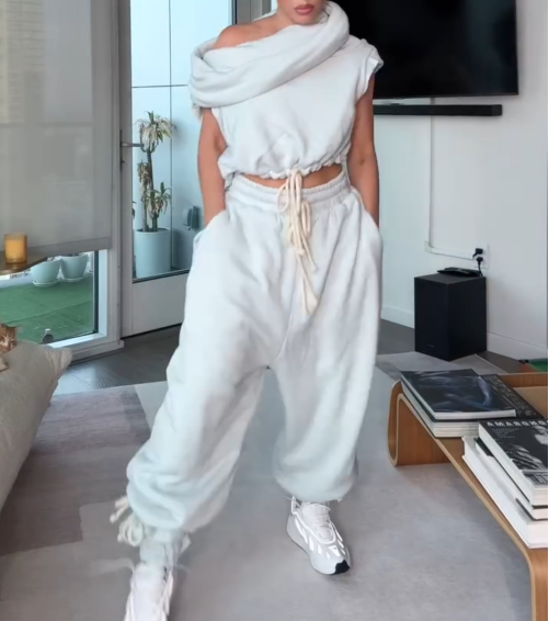 Irregular sweatshirt suit