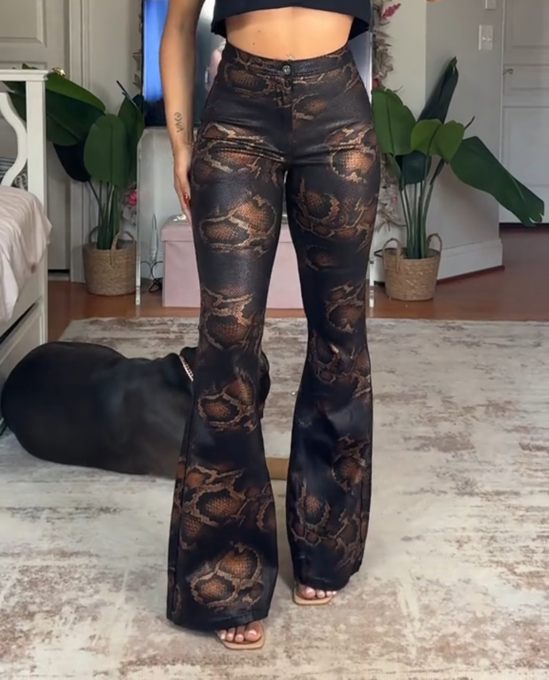 Snake-print stretch flared pants