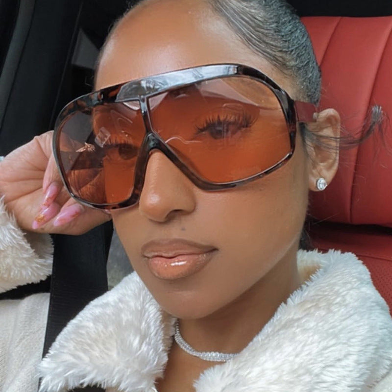 Large Frame Exaggerated Fashion Sunglasses